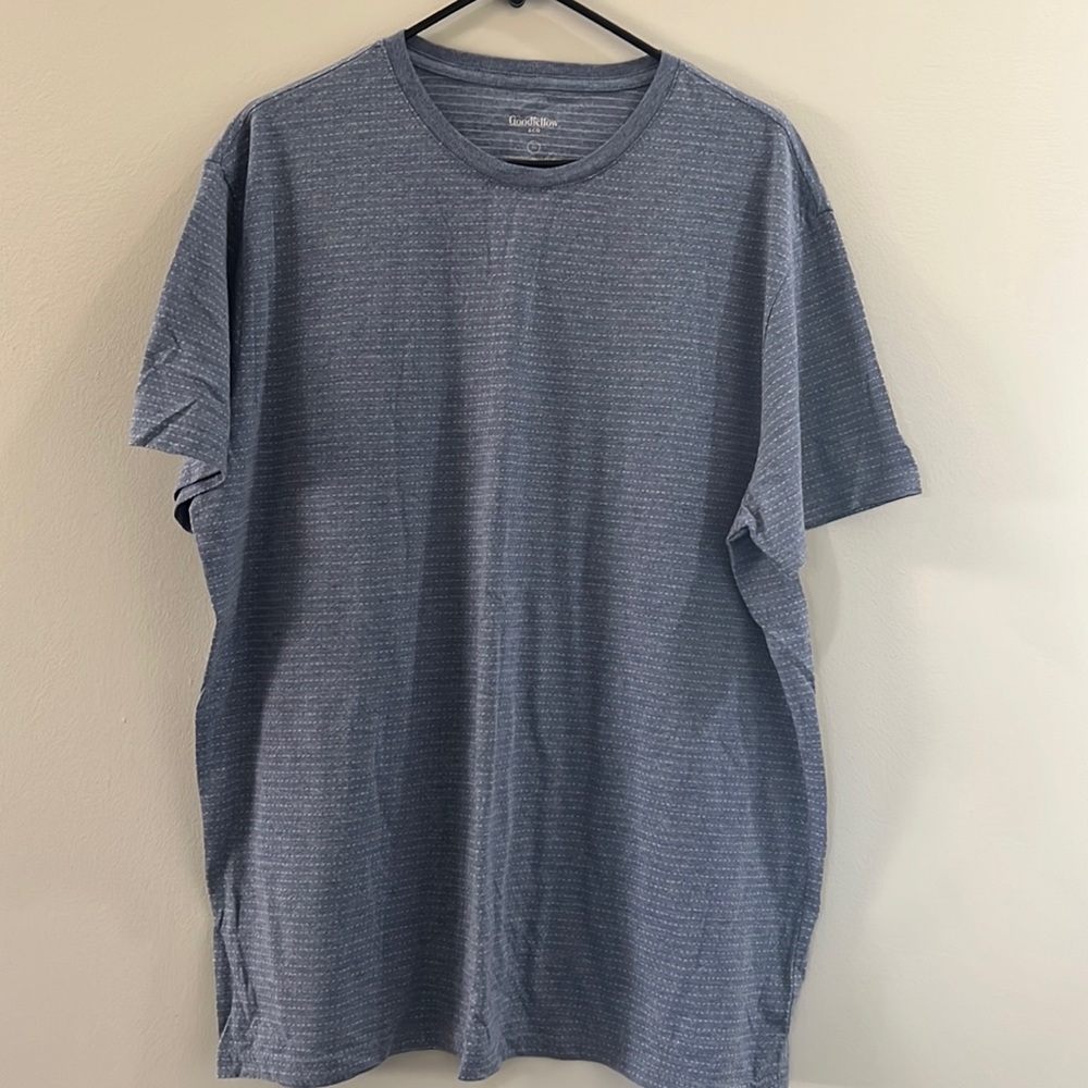 XL, Goodfellow & Co men’s T-shirt. Light blue in color in good condition.